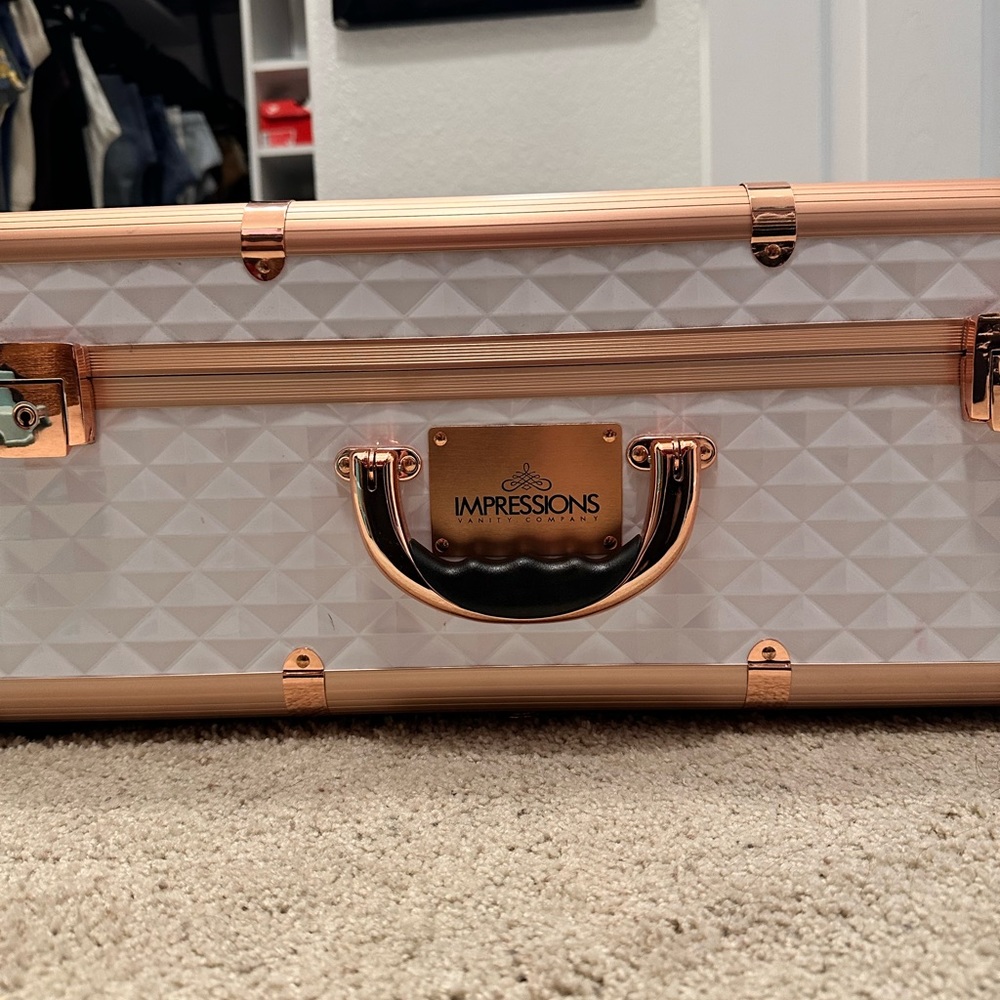 Impressions vanity XL slaycase travel/make up stand - Picture 13 of 13